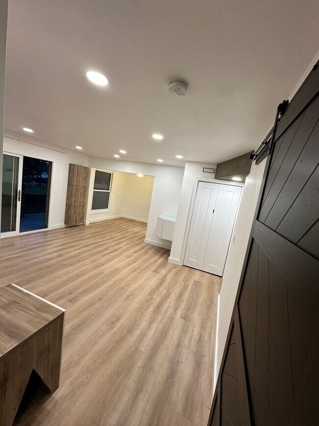 Foto del edificio - 1761 Bristol Walk