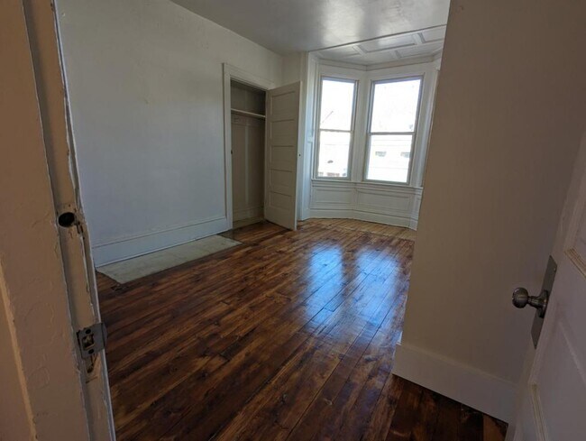 Building Photo - 7150 Kedron St