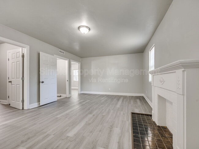 Foto del edificio - 1839 N Gatewood Ave