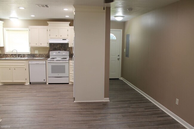 Foto del edificio - 3 br, 1 bath House - 4128 Worthy Dr