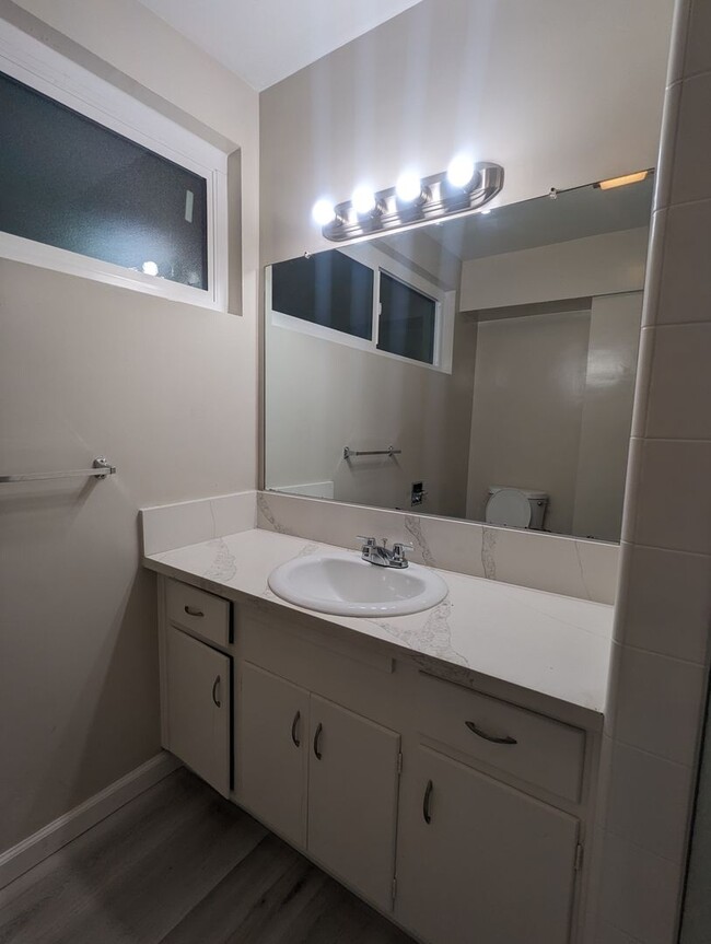 Foto del edificio - 941 Panorama Dr. -Condo