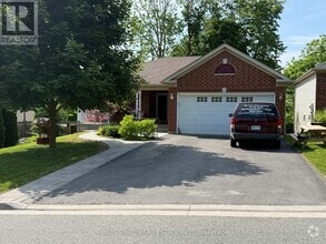 Building Photo - 1013 Silverdale Rd
