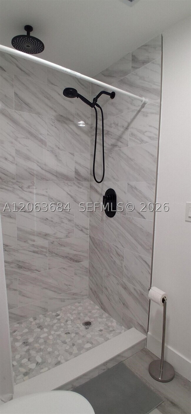 Foto del edificio - 9228 Belding Dr