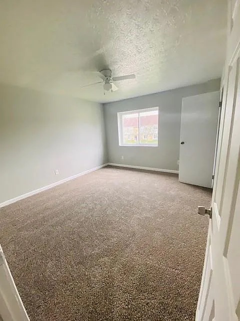Foto del edificio - 6366 Cherylbrook Ln