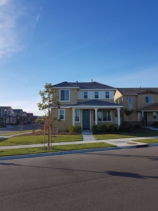 Foto del edificio - Riverpark 3+3 Single Family Home $4200