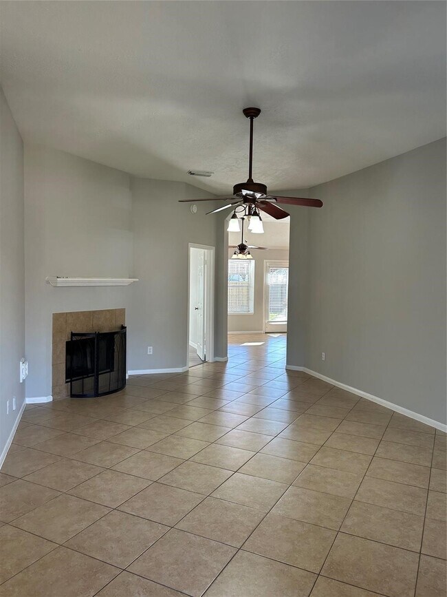 Foto del edificio - 14815 Carolina Falls Ln