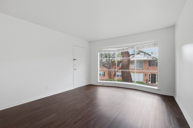 Building Photo - 3031 Mahanna Springs Dr