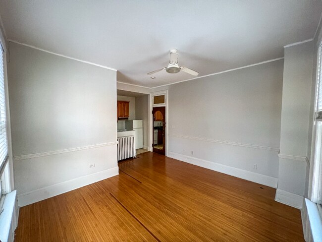 Foto del edificio - 4380 Central Ave