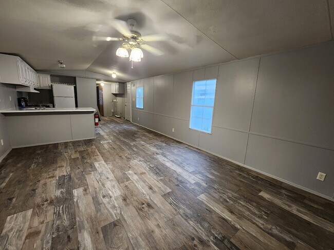 Foto del edificio - 700 W Ridgeway Ave