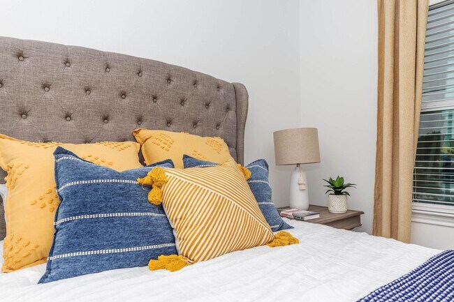 Foto del edificio - Modern Luxury, Exceptional Offers – Ask About Our Specials!