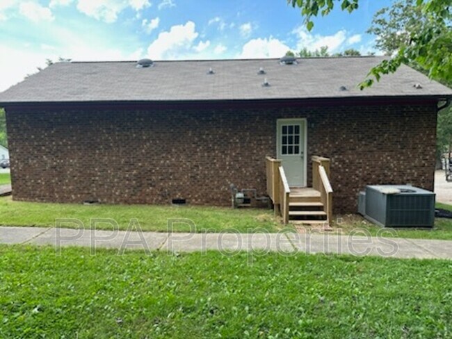 Photo - 201 Rencher St House