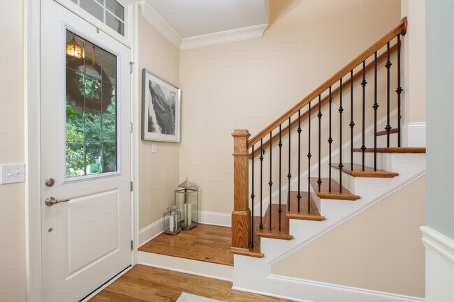 Building Photo - 1420 Briarhaven Trail