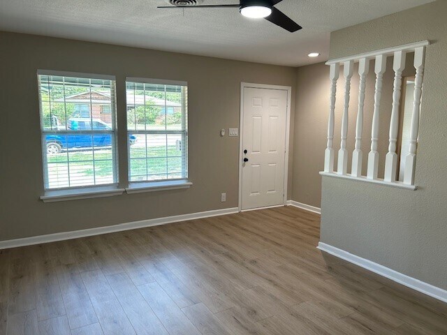 Front living area - 421 Tolbert Ave