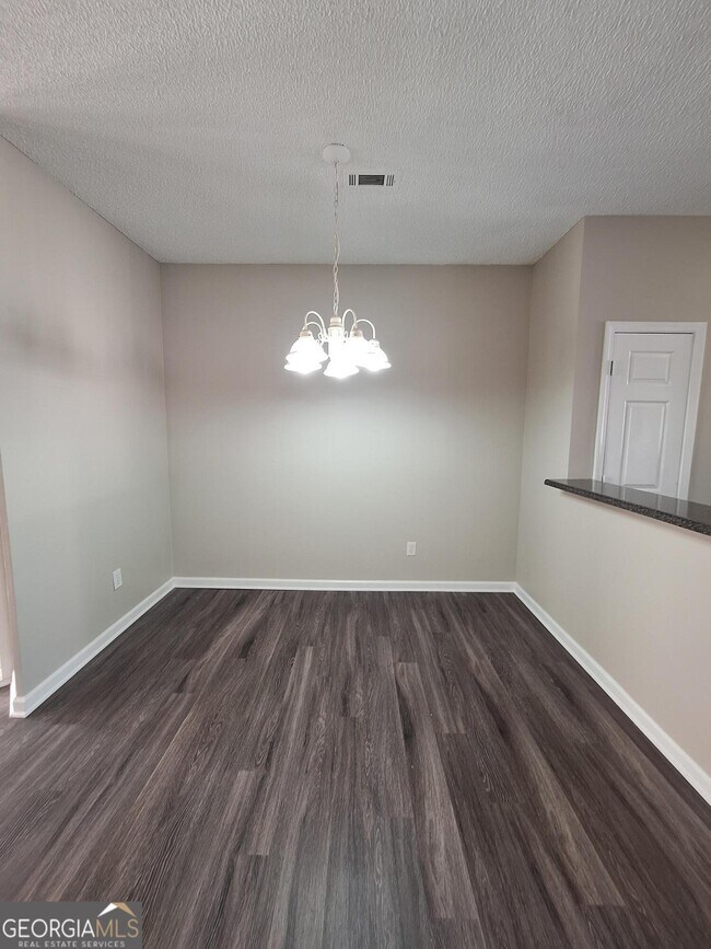 Foto del edificio - 3215 Oakley Pl