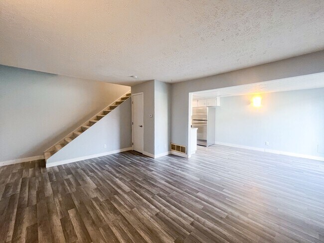 Building Photo - 8350 Paso Del Norte Ct