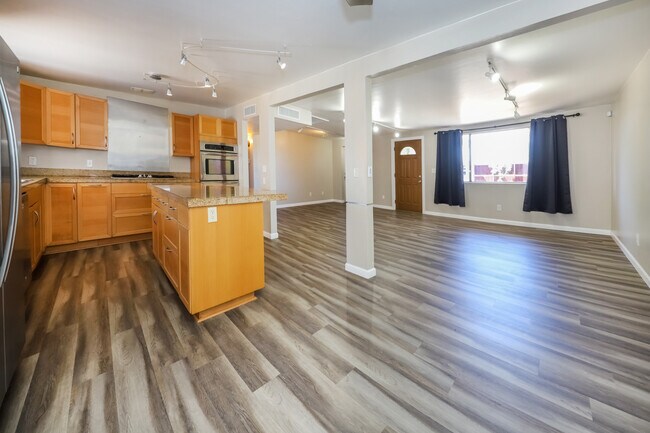 Foto del edificio - 3221 S Grady Ave