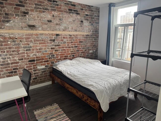 Building Photo - 4831 Rue Saint-Urbain