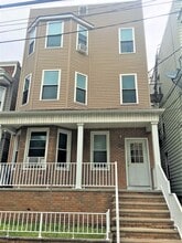 Building Photo - 127 W 19th St