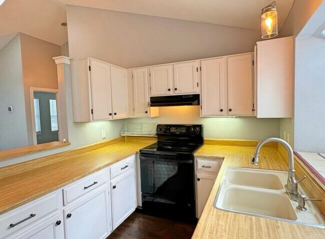 Foto del edificio - 9622 W Chatfield Ave