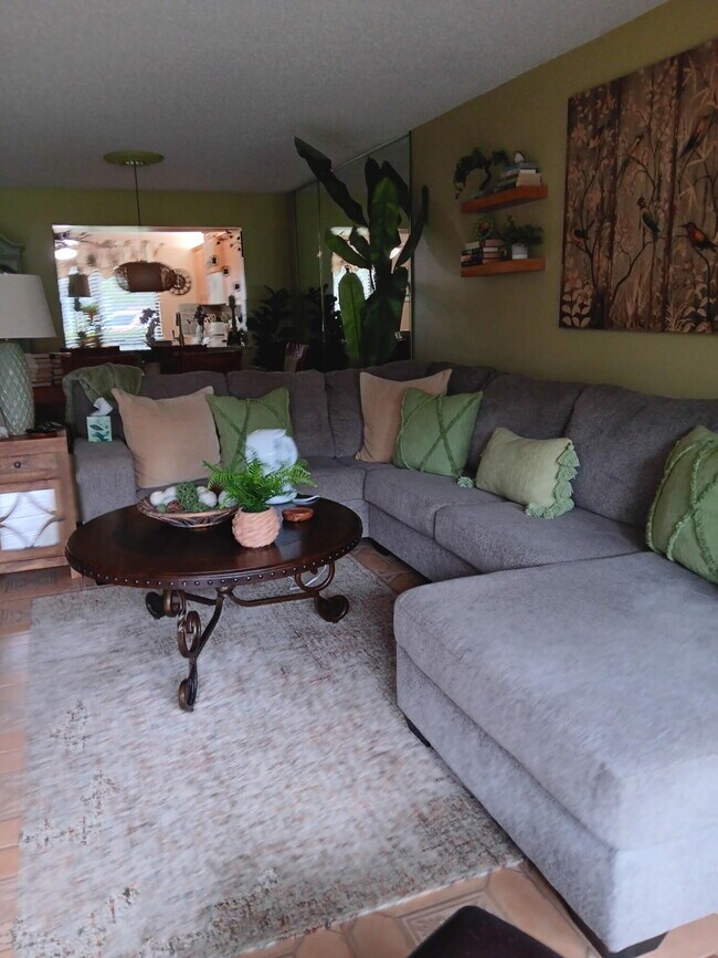 Building Photo - 5701 Fairway Park Dr