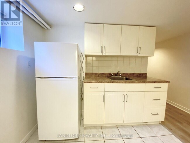 Photo du bâtiment - 2 Chicora Ave