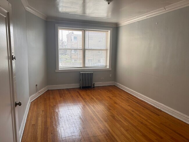Building Photo - 5910 W 26th St