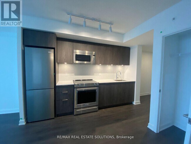 Photo du bâtiment - 30 Samuel Wood Wy