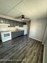 Building Photo - 148 Monroe St