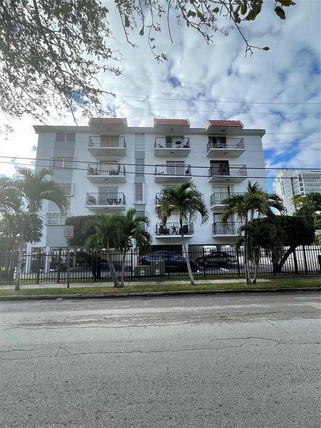 Foto del edificio - 2500 SW 6th St