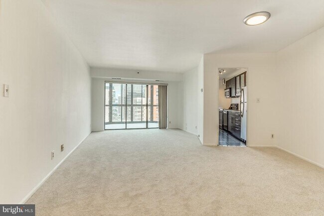 Foto del edificio - 1600 N Oak St