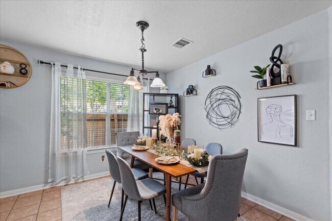 Foto del edificio - 232 Springtree Trail