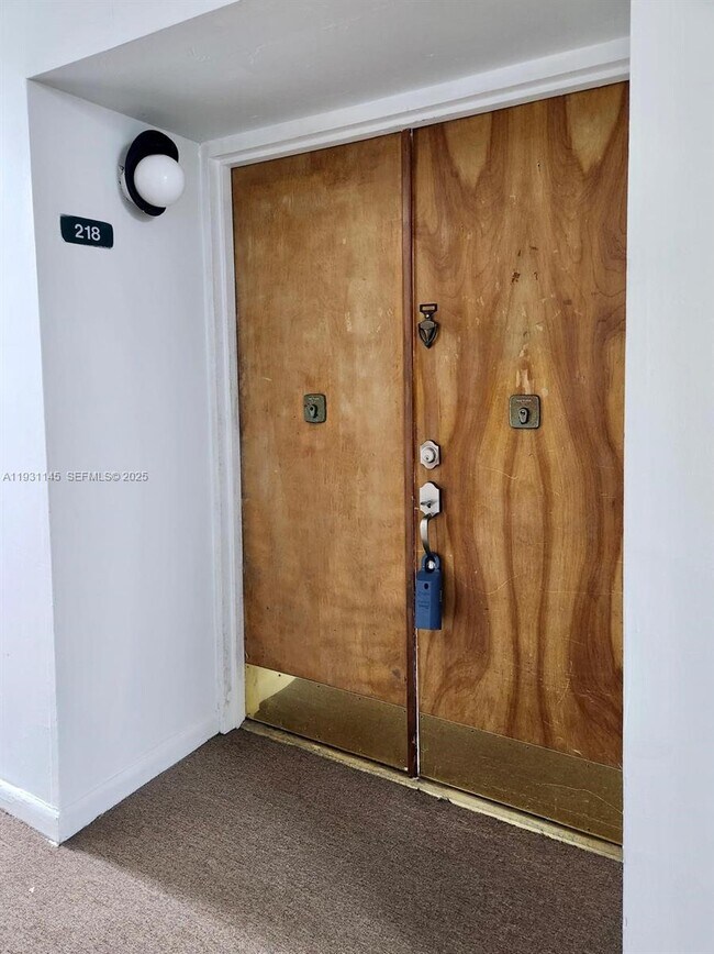 Foto del edificio - 11790 SW 18th St