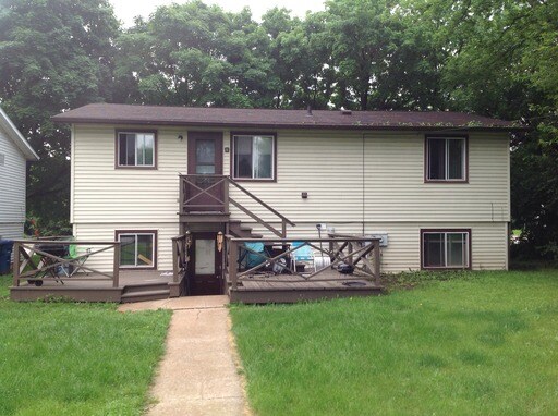 Primary Photo - 1512 Oshkosh Ave
