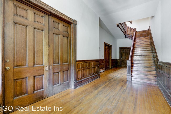 Foto del edificio - 818 W Franklin St