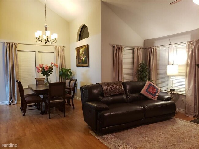 Building Photo - 3 br, 2 bath House - 1414 Middlesbrough Lane