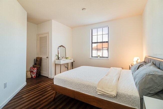 Foto del edificio - 5555 E Michigan St