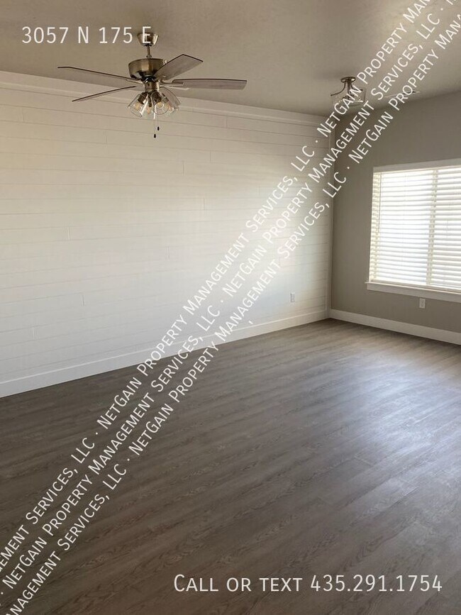 Building Photo - 3 Bedroom Cedar Bend Townhome