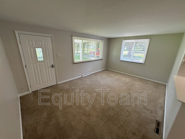 Building Photo - 10541 Eltzroth Rd