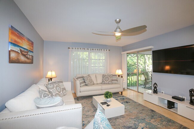 Building Photo - ***NAPLES BATH AND TENNIS***2BEDS/2BATH***...