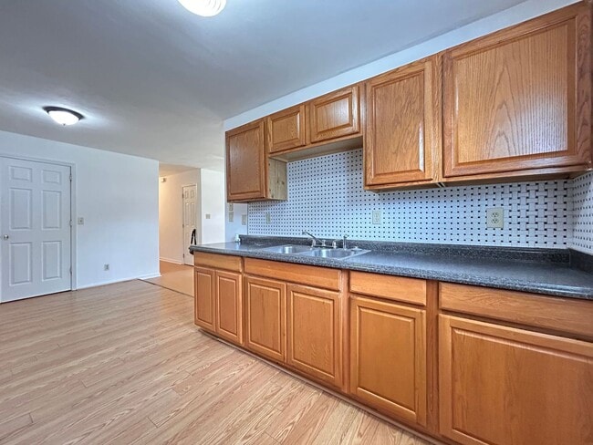 Building Photo - 817 Pocahontas Pl