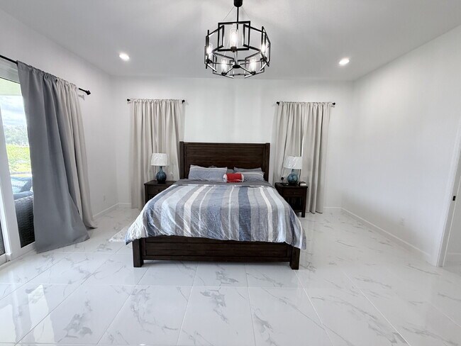 Foto del edificio - 5 Bedroom and 6 Bathroom, Lake view House