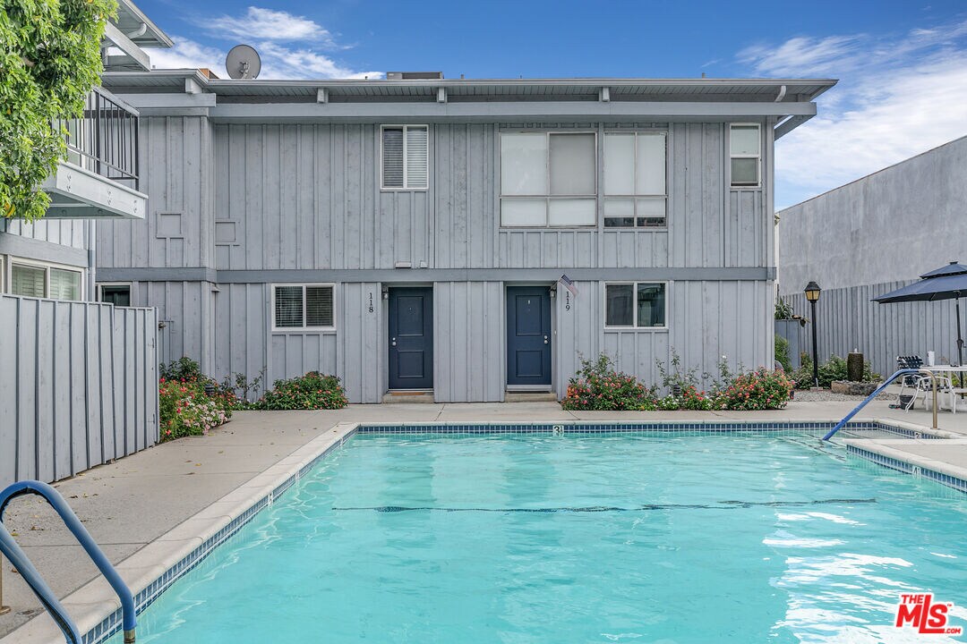 Foto principal - 5447 Zelzah Ave