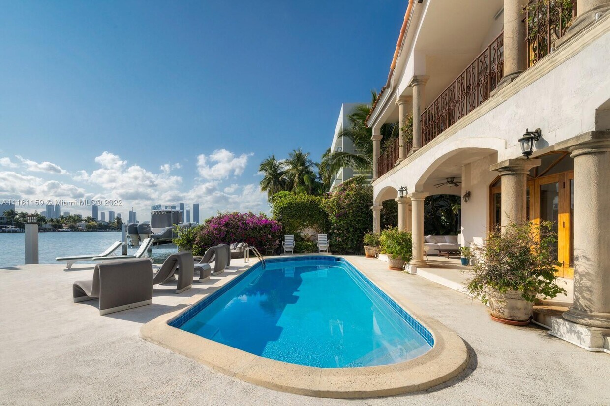 Foto principal - 340 S Hibiscus Dr