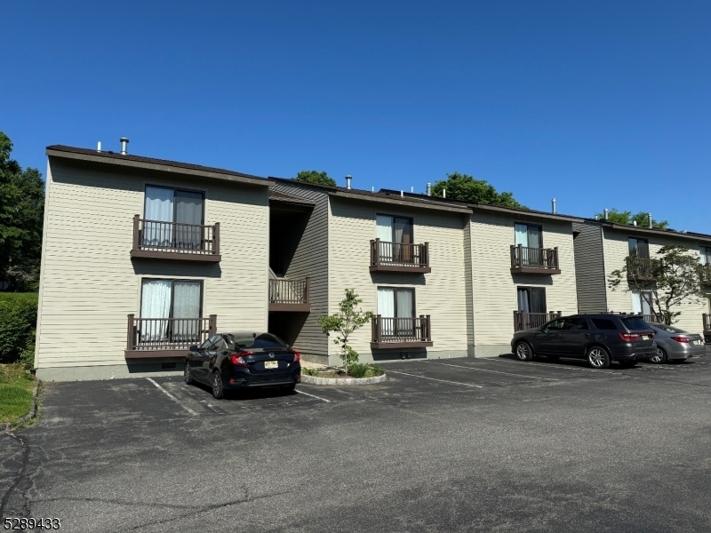 Primary Photo - 1608 Spruce Hills Dr