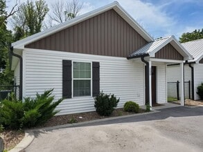 Building Photo - 180 Cane Creek Ln