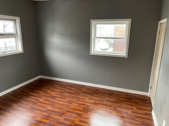 Foto del edificio - 738 E Centre St