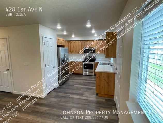 Foto del edificio - 428 1st Ave N
