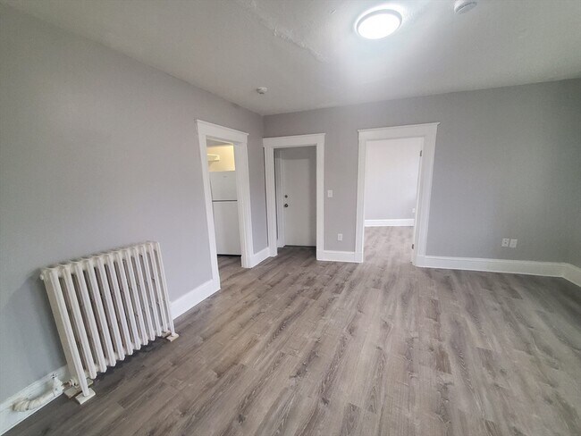 Building Photo - 738 Washington St