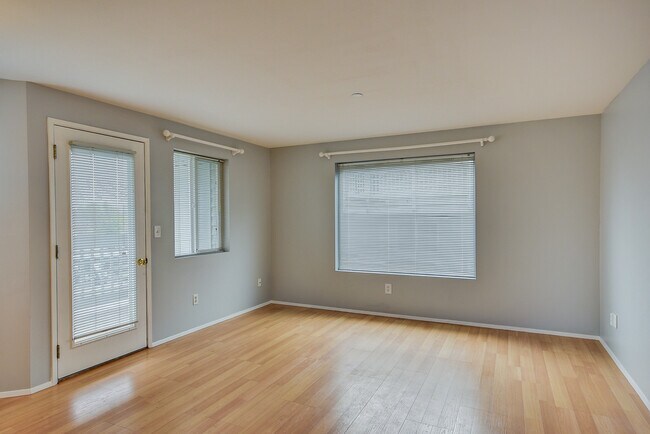 Foto del edificio - 485 SW Bayshore Dr