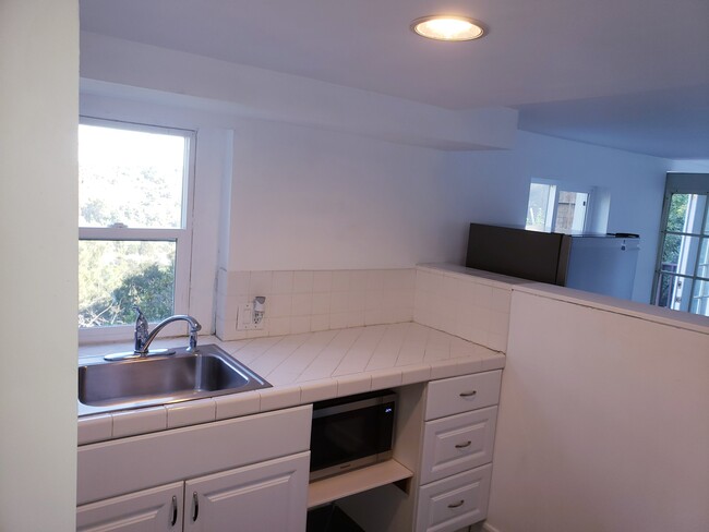 Foto del edificio - 960 N Tigertail Rd